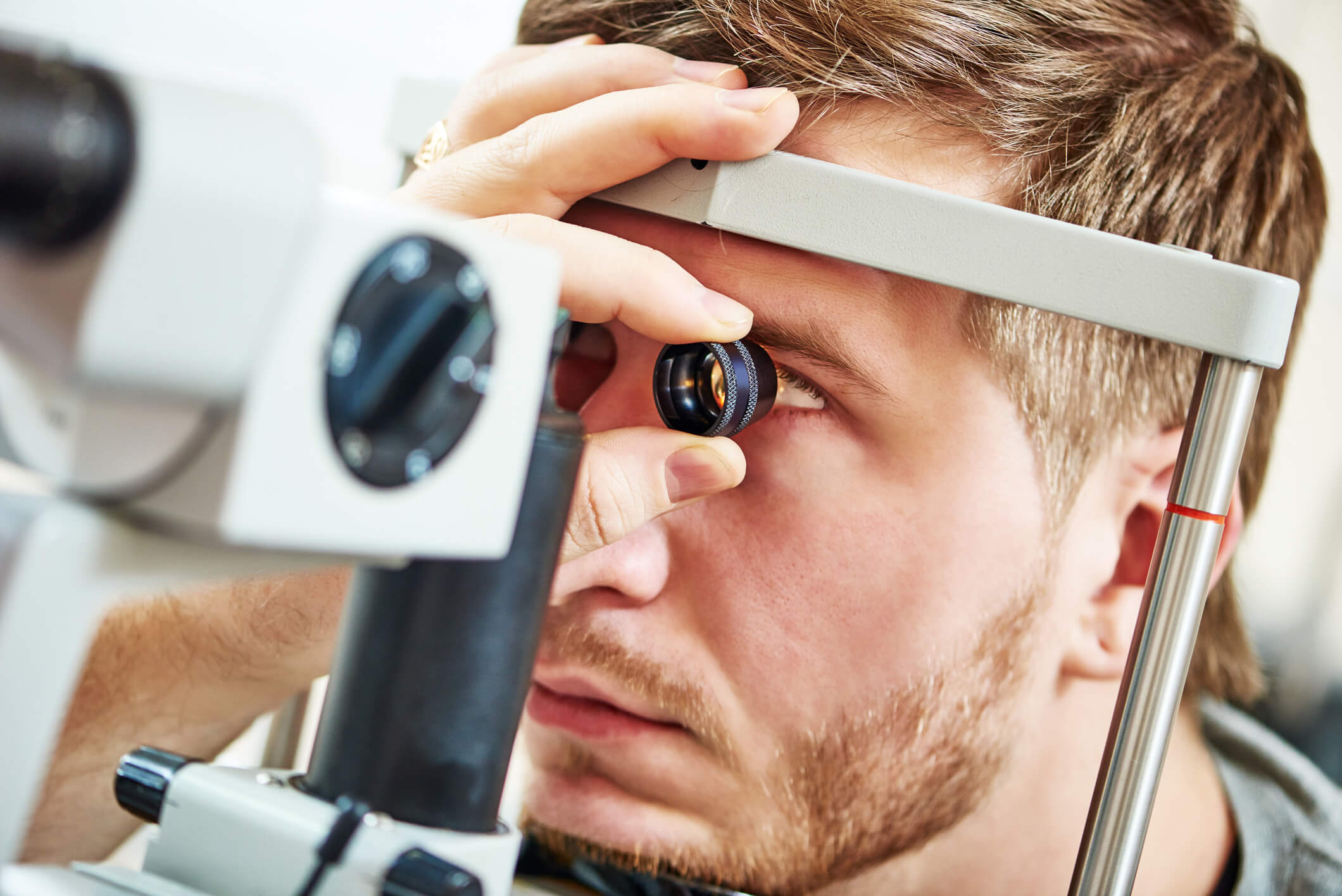 During a dilated eye exam, the ophthalmologist can get a magnified, 3D view of the optic nerve.