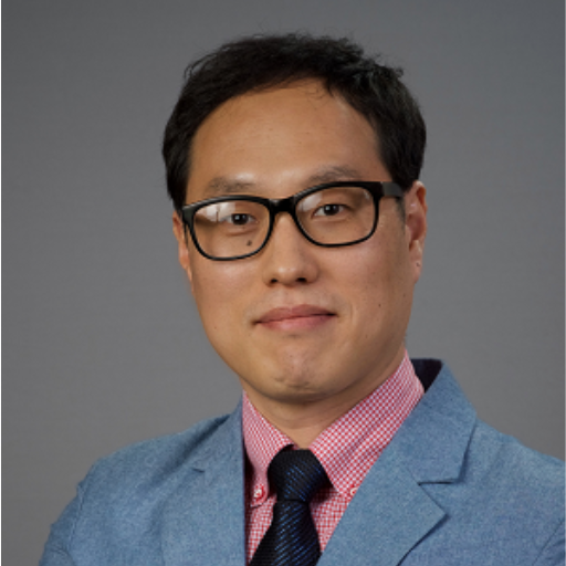 a headshot of Dr. Park